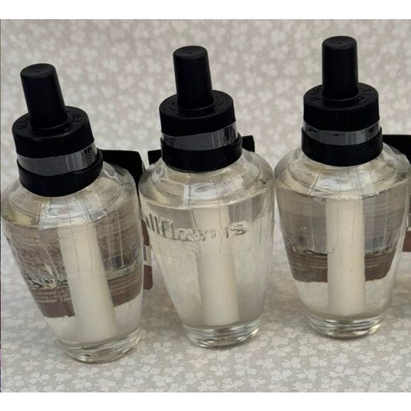 Bath and Body Works VANILLA COCONUT 3 Wallflower Refills - Picture 4 of 4